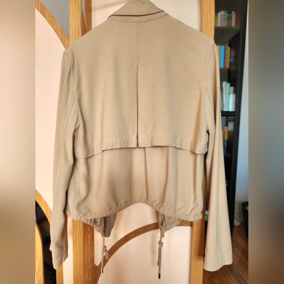 Dynamite Cropped light summer Jacket/Overpiece in Tan long sleeve Size Small - Picture 2 of 10